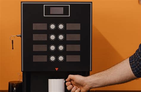 сколько денег в месяц приносит кофейный автомат в месяц
